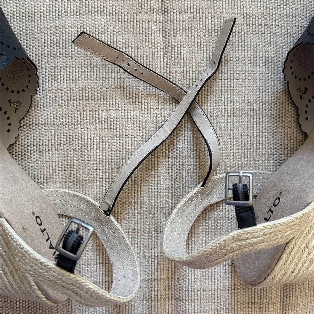 Rialto Espadrille Wedge Sandals floral laser cut adjustable ankle strap Like New